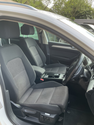 2017 Volkswagen Passat 2.0 Tdi Se Business in White — image 6