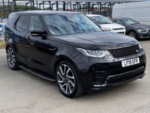 2019 Land Rover Discovery 3.0 Sd V6 Hse Luxury in Black — image 6