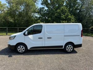 2025 Renault Trafic 2.0 Sl30 Blue Dci 130 Advance Panel Van My24 in White — image 4