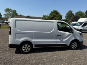 2025 Renault Trafic 2.0 Sl30 Blue Dci 130 Advance Panel Van My24 in White — image 5