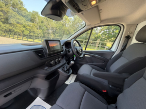 2025 Renault Trafic 2.0 Sl30 Blue Dci 130 Advance Panel Van My24 in White — image 6
