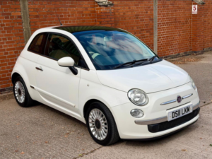 2011 Fiat 500 0.9 Twinair Lounge Euro 5 (s/s) 3dr in White — image 2