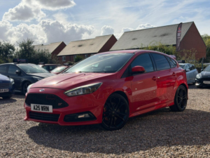 2017 Ford Focus 2.0t Ecoboost St-3 Euro 6 (s/s) 5dr in Red — image 3