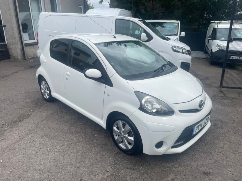 2014 Toyota Aygo 1.0 Vvt-I Move Hatchback 5dr Petrol Manual Euro 5 (68 Ps) in White — image 1
