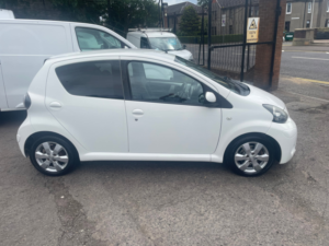 2014 Toyota Aygo 1.0 Vvt-I Move Hatchback 5dr Petrol Manual Euro 5 (68 Ps) in White — image 3