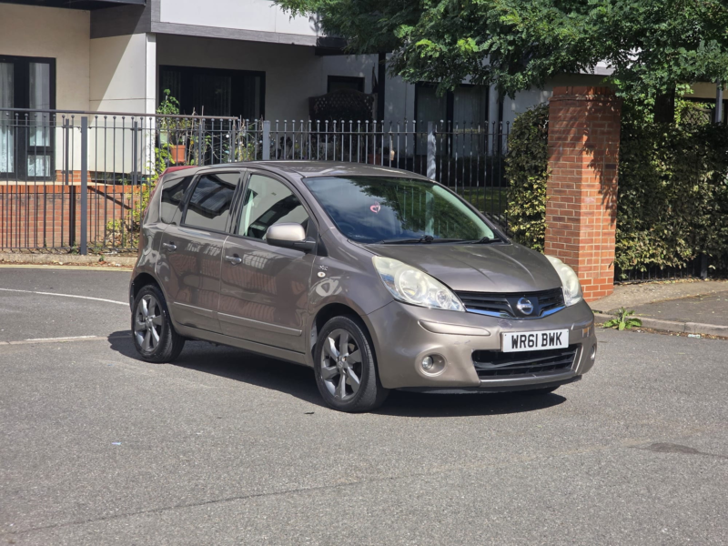 2011 Nissan Note 1.6 16v N-Tec Hatchback 5dr Petrol Auto Euro 5 (110 Ps) in Beige — image 1