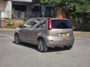 2011 Nissan Note 1.6 16v N-Tec Hatchback 5dr Petrol Auto Euro 5 (110 Ps) in Beige — image 4