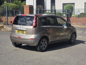 2011 Nissan Note 1.6 16v N-Tec Hatchback 5dr Petrol Auto Euro 5 (110 Ps) in Beige — image 6