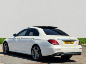 2017 Mercedes-Benz E Class 2.0 E350e 6.4kwh Amg Line (premium Plus) Saloon 4dr Petrol Plug-In Hybrid G-Tronic+ Euro 6 (s/s) (299 Ps) in White — image 5