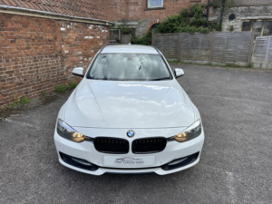 2015 BMW 3 Series 2.0 320d Sport Touring in White — image 3