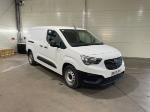 2023 Vauxhall Combo 1.5 Turbo D 2300 Prime Panel Van 6dr Diesel Manual L2 H1 Euro 6 100 Ps in White — image 3