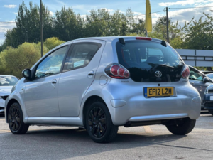 2012 Toyota Aygo 1.0 Vvt-I Ice Multimode Euro 5 5dr in Silver — image 4