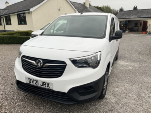 2021 Vauxhall Combo 1.5 Turbo D 2300 Dynamic in White — image 5