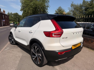 2018 Volvo Xc40 2.0 T5 R-Design Auto AWD Euro 6 (s/s) 5dr in White — image 3