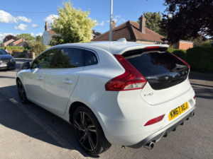 2017 Volvo V40 2.0 R-Design Pro D3 in White — image 4