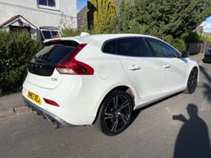 2017 Volvo V40 2.0 R-Design Pro D3 in White — image 6
