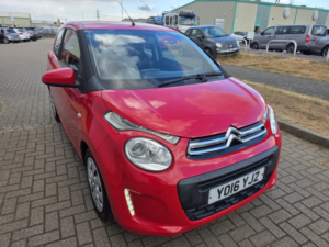 2016 Citroen C1 1.0 Vti Feel in Red — image 2