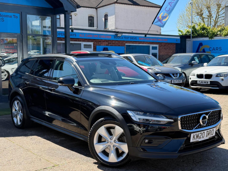 2020 Volvo V60 Cross Country 2.0 D4 Auto AWD Euro 6 (s/s) 5dr in Black — image 1