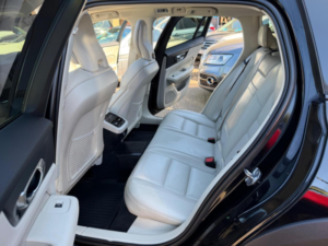 2020 Volvo V60 Cross Country 2.0 D4 Auto AWD Euro 6 (s/s) 5dr in Black — image 5