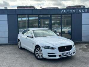2016 Jaguar Xe 2.0d Prestige Saloon 4dr Diesel Auto Euro 6 (s/s) (163 Ps) in White — image 2