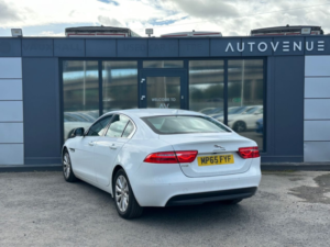 2016 Jaguar Xe 2.0d Prestige Saloon 4dr Diesel Auto Euro 6 (s/s) (163 Ps) in White — image 3