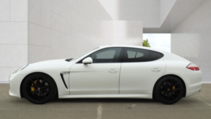 2012 Porsche Panamera 3.0 D V6 in White — image 6