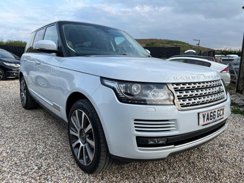 2016 Land Rover Range Rover 3.0 Td V6 Vogue Auto 4WD Euro 6 (s/s) 5dr in White — image 1