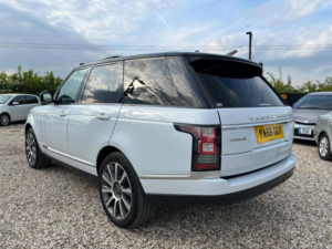 2016 Land Rover Range Rover 3.0 Td V6 Vogue Auto 4WD Euro 6 (s/s) 5dr in White — image 2