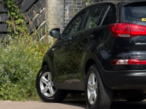 2015 Kia Sportage 1.7 Crdi Ecodynamics 1 2WD Euro 5 (s/s) 5dr in Black — image 6