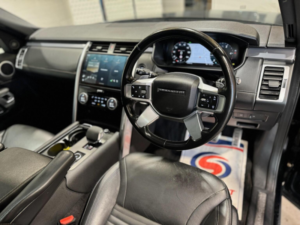 2023 Land Rover Discovery 3.0 D300 Mhev R-Dynamic Se Auto 4WD Euro 6 (s/s) 5dr in Black — image 2