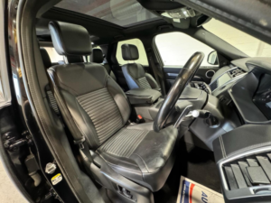 2023 Land Rover Discovery 3.0 D300 Mhev R-Dynamic Se Auto 4WD Euro 6 (s/s) 5dr in Black — image 3