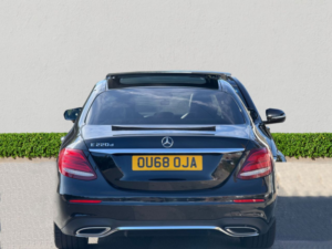 2018 Mercedes-Benz E Class 2.0 E220d Amg Line (premium Plus) Saloon 4dr Diesel G-Tronic+ Euro 6 (s/s) (194 Ps) in Black — image 6