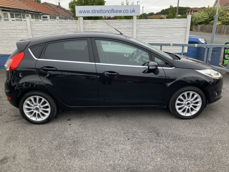 2015 Ford Fiesta 1.0 T Ecoboost Titanium X in Black — image 1