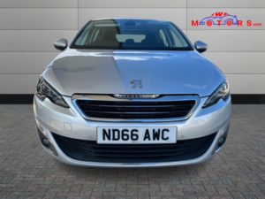 2016 Peugeot 308 1.2 Puretech Allure in Silver — image 2