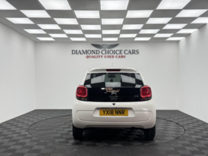 2018 Citroen C1 1.2 Puretech Flair in White — image 5
