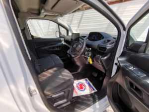 2023 Peugeot E-Partner E-Partner Standard 50kwh Auto 800 Professional Premium+ in White — image 4
