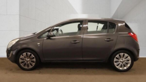 2013 Vauxhall Corsa 1.4 16v Se Euro 5 5dr in Grey — image 6