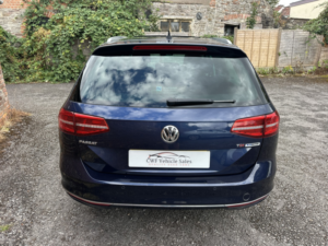 2017 Volkswagen Passat 1.6 Tdi Gt in Blue — image 3