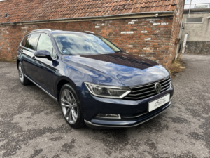 2017 Volkswagen Passat 1.6 Tdi Gt in Blue — image 4