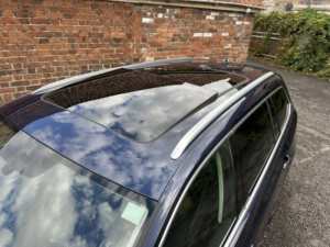 2017 Volkswagen Passat 1.6 Tdi Gt in Blue — image 5