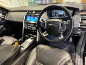 2019 Land Rover Discovery 2.0 Sd4 Hse Auto 4WD Euro 6 (s/s) 5dr in Black — image 2