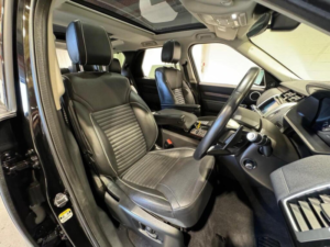 2019 Land Rover Discovery 2.0 Sd4 Hse Auto 4WD Euro 6 (s/s) 5dr in Black — image 3