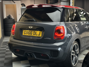 2016 MINI Hatch 2.0 John Cooper Works 3-Door Hatch in Grey — image 4
