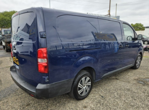 2017 Peugeot Expert 2.0 Bluehdi 1400 Professional in Blue — image 5