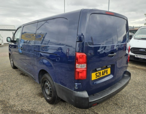 2017 Peugeot Expert 2.0 Bluehdi 1400 Professional in Blue — image 6