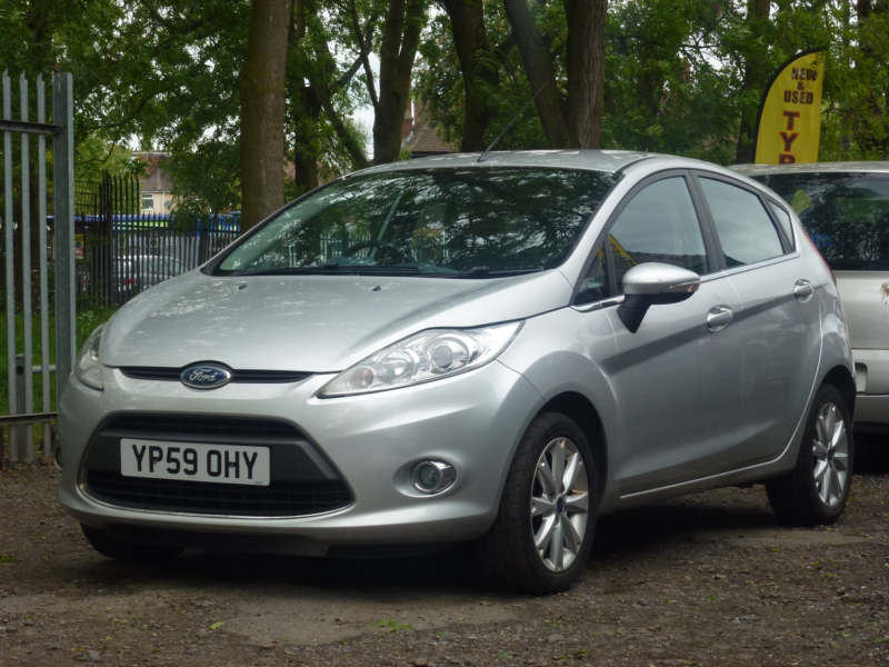 2009 Ford Fiesta 1.4 Tdci Zetec Hatchback 5dr Diesel Manual (110 G/km, 67 Bhp) in Silver — image 1