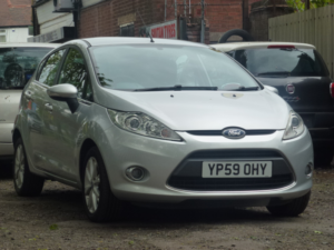 2009 Ford Fiesta 1.4 Tdci Zetec Hatchback 5dr Diesel Manual (110 G/km, 67 Bhp) in Silver — image 2