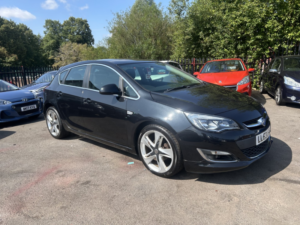 2014 Vauxhall Astra 1.4 T 16v Sri in Black — image 3