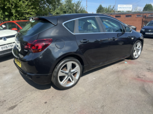 2014 Vauxhall Astra 1.4 T 16v Sri in Black — image 6