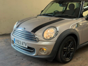 2013 MINI Hatch 1.6 Cooper Baker Street Euro 6 (s/s) 3dr in Grey — image 2